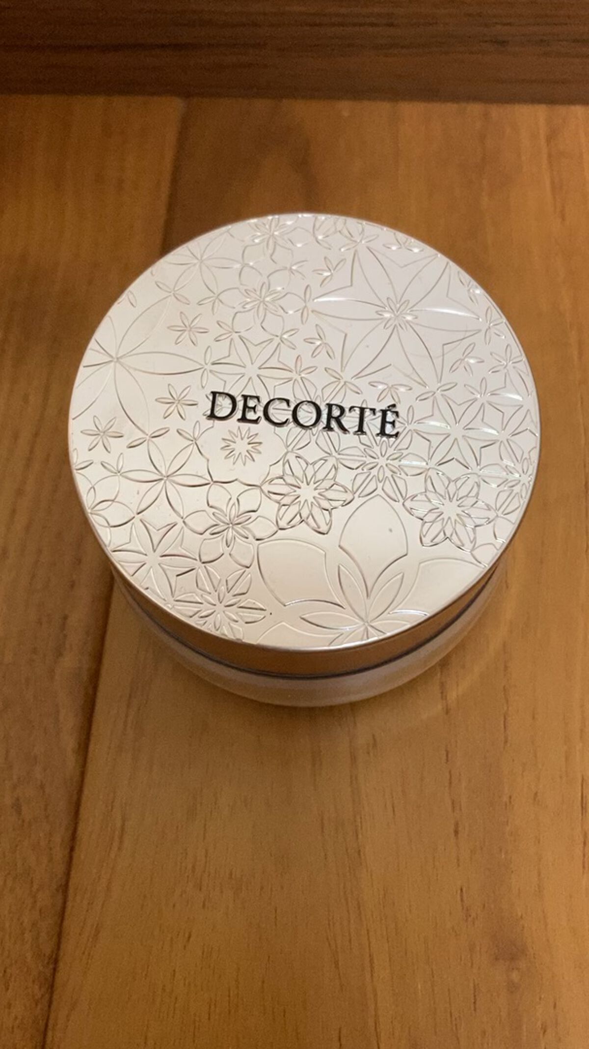 フェイスパウダー/DECORTÉ/ルースパウダーの人気ショート動画