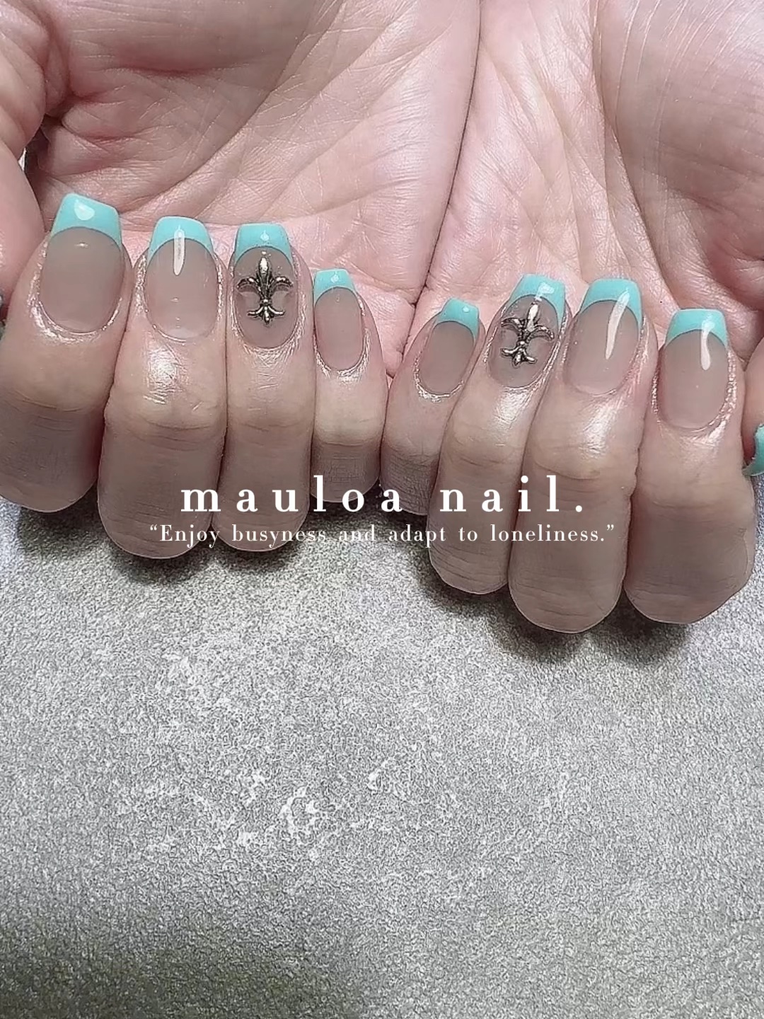 #ネイル,#スワロネイル,#アートネイル,#ミラーアートネイル,#白フレンチネイル,#夏ネイル,#クロムハーツネイル,#オータムネイル,#ジュエリーネイル,#ミラーネイル,#手書きアートネイル,#春ネイル,#綺麗めネイル,#夏ネイル,#天王寺ネイル,#クロムハーツネイルのネイルデザイン