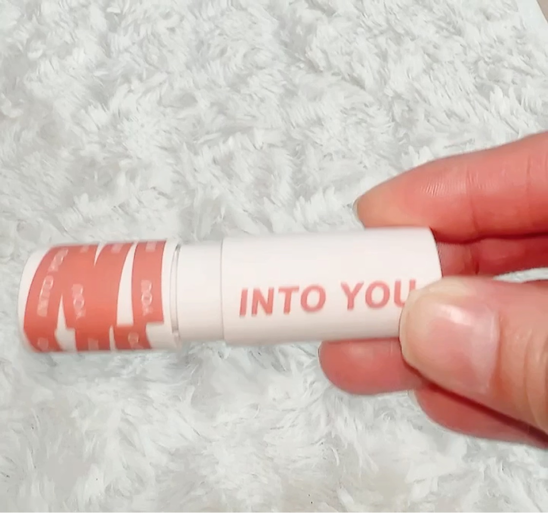 スーパーマットリップ＆チークマッド/INTO U/口紅の動画クチコミ2つ目