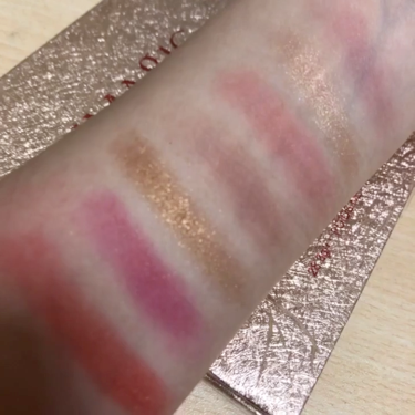 CHARM 16 COLOR EYESHADOW PALETTE/IMAGIC/アイシャドウパレットを使ったクチコミ（3枚目）