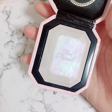 ダイヤモンドライト ハイライター ブラシ/Too Faced/メイクブラシを使ったクチコミ（2枚目）