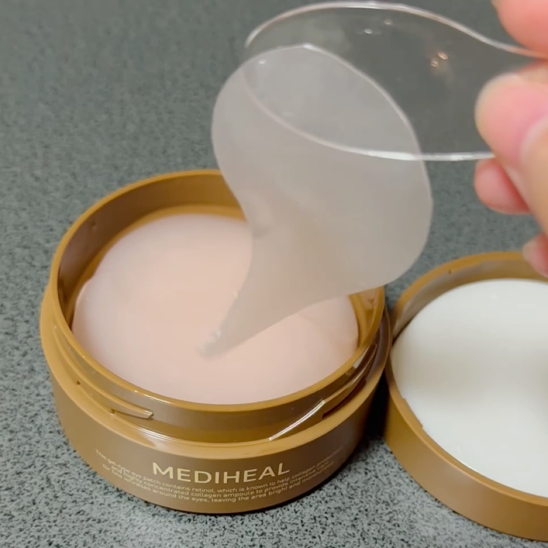 レチノール コラーゲン アイ AP パッチ/MEDIHEAL/アイケア・アイクリームを使ったクチコミ（3枚目）