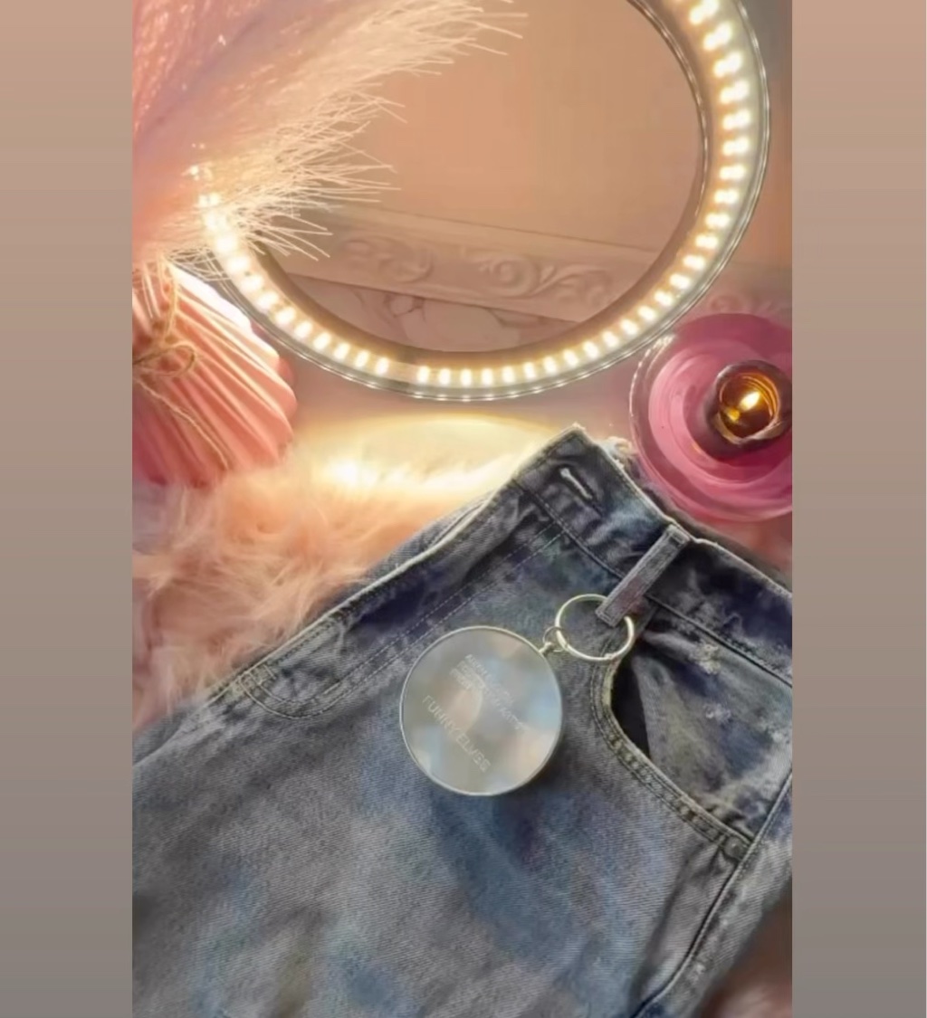 #funnyelves 
#ロングウェアエアクッションファンデーション

肌質に合わせて選べる設計が本当に優秀なクッション✨
私は Fタイプ（脂性肌用）／F01ライト を使用。

脂性肌向けなのに
🔹パサつかない
🔹粉っぽくならない
�