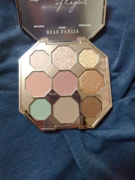 ブルーミング エディション ガーデン オブ ライト パレット/DEAR DAHLIA/アイシャドウパレットの人気ショート動画