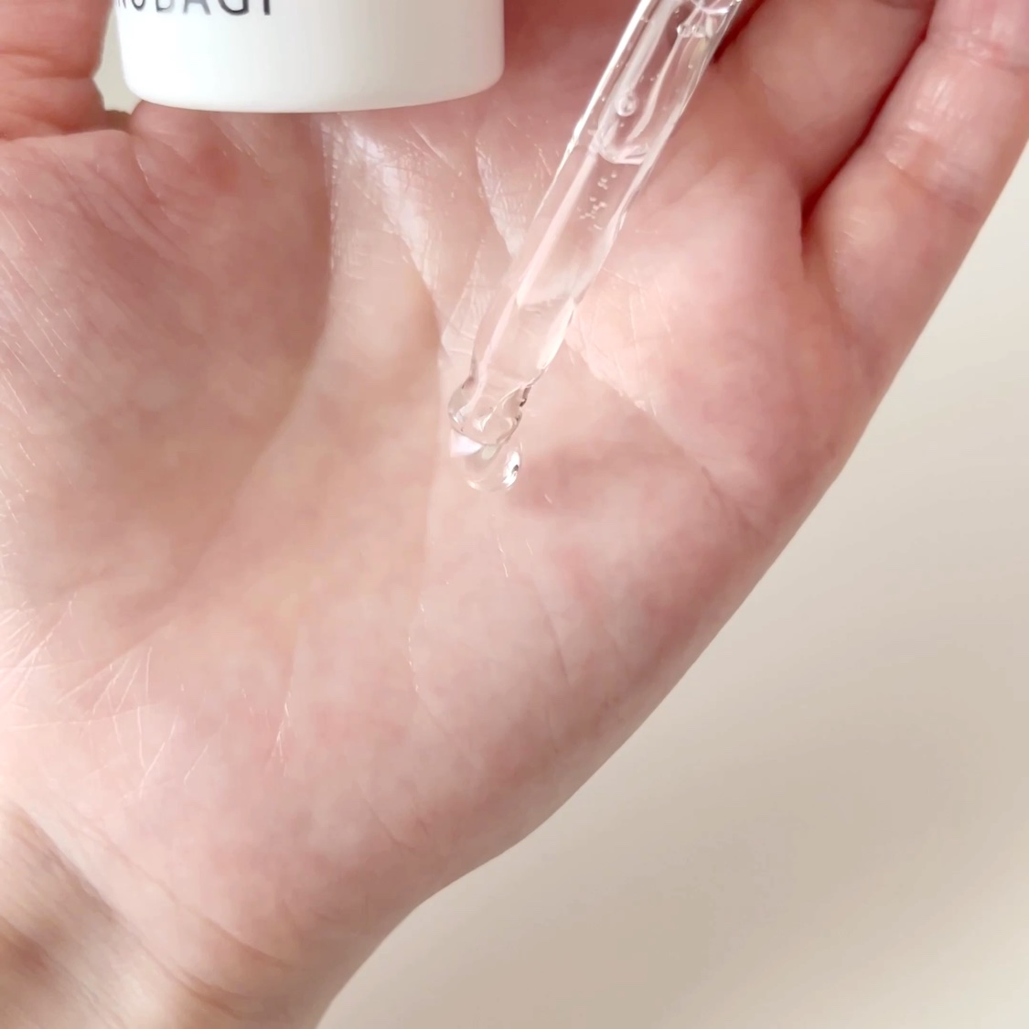 アルファラディアンスグローセラム/BANOBAGI/美容液を使ったクチコミ（2枚目）