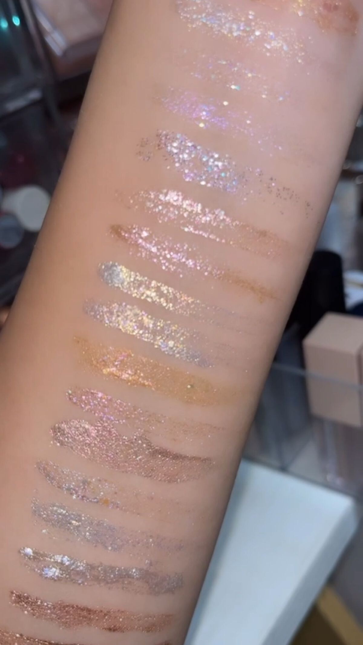  ワオ アイ グリッター/U/CHOO/グリッターの人気ショート動画