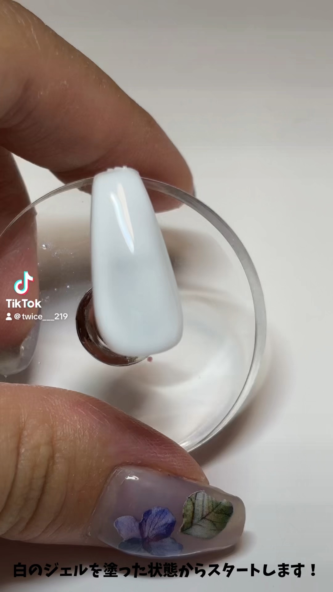 BRG ジェルネイル/DAISO/ジェルネイルの人気ショート動画