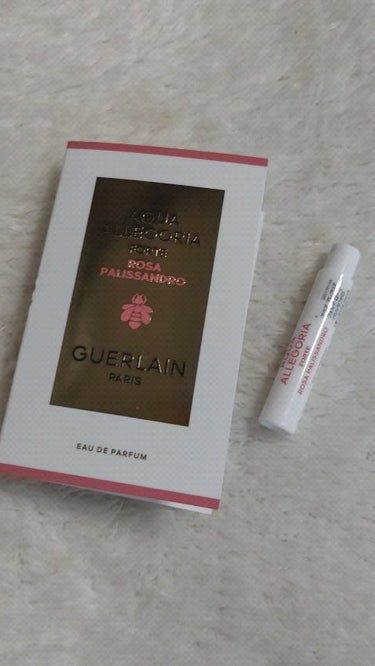 GUERLAIN　アクア アレゴリア ローザ パリッサンドロ フォルテ


サンプル使用です。

アクアアレゴリアシリーズのオードパルファムです。

このシリーズは香りが面白くて、次々と香りが切り替わっ