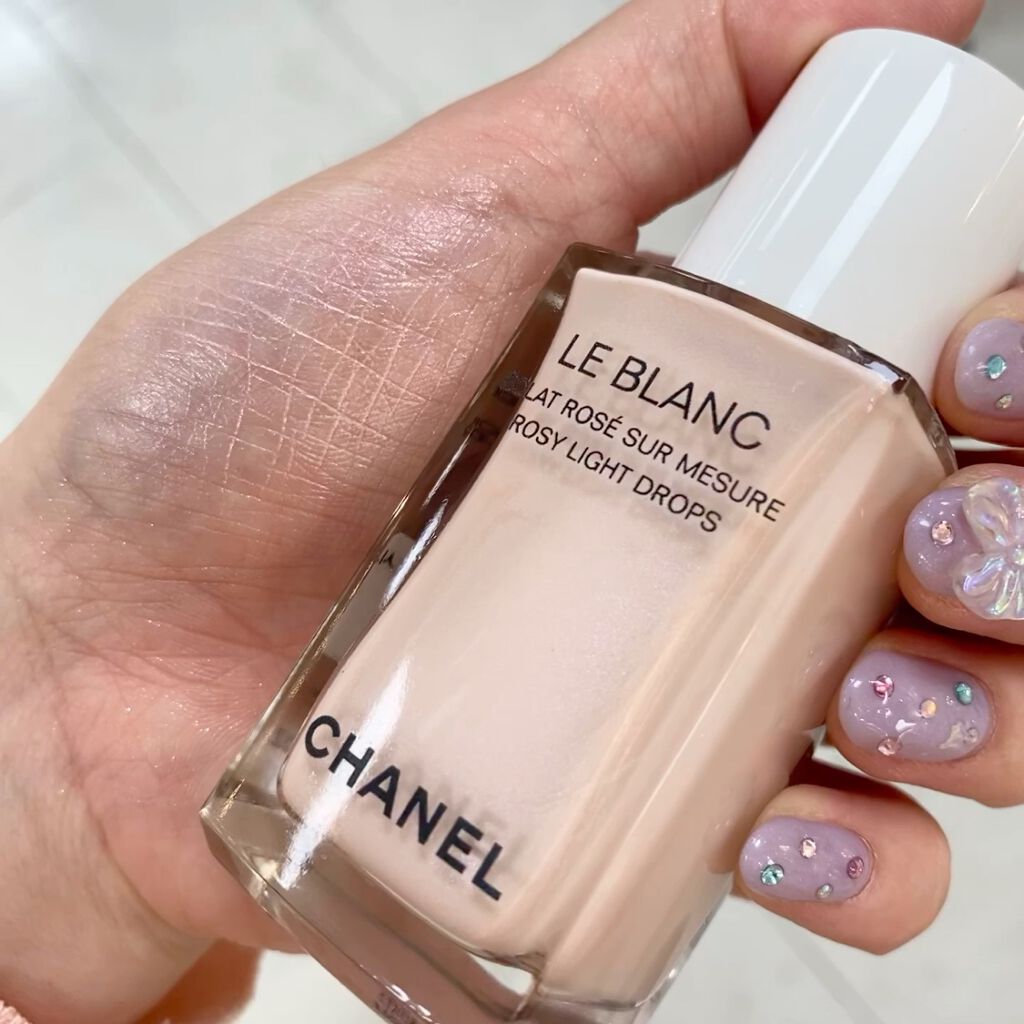 ル ブラン ロージー ドロップス/CHANEL/リキッドハイライトを使ったクチコミ（3枚目）