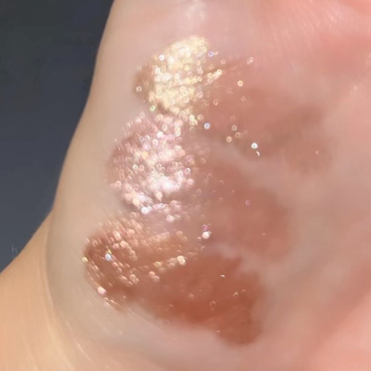 ダズリングリキッドグリッター/IM UNNY/グリッターの動画クチコミ4つ目