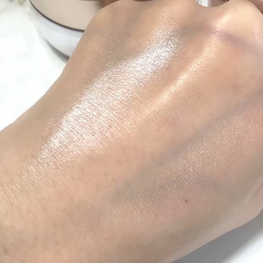 ハイライティング パウダー ピンクグロウ(限定パッケージ)/BOBBI BROWN/パウダーハイライトを使ったクチコミ（3枚目）