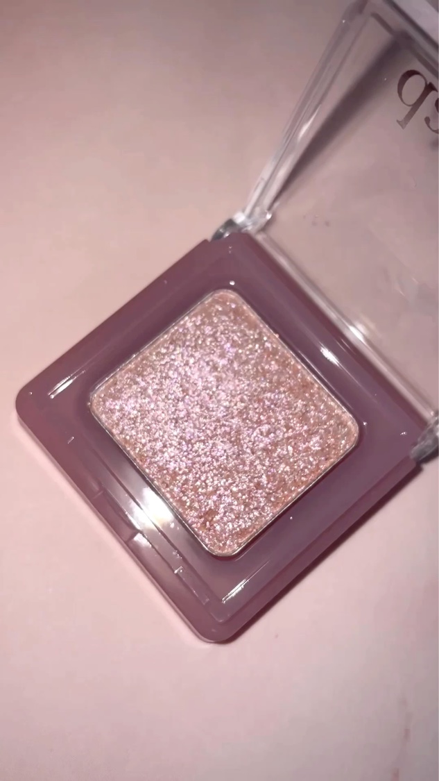 シングルシャドウ/dasique/パウダーアイシャドウの動画クチコミ2つ目