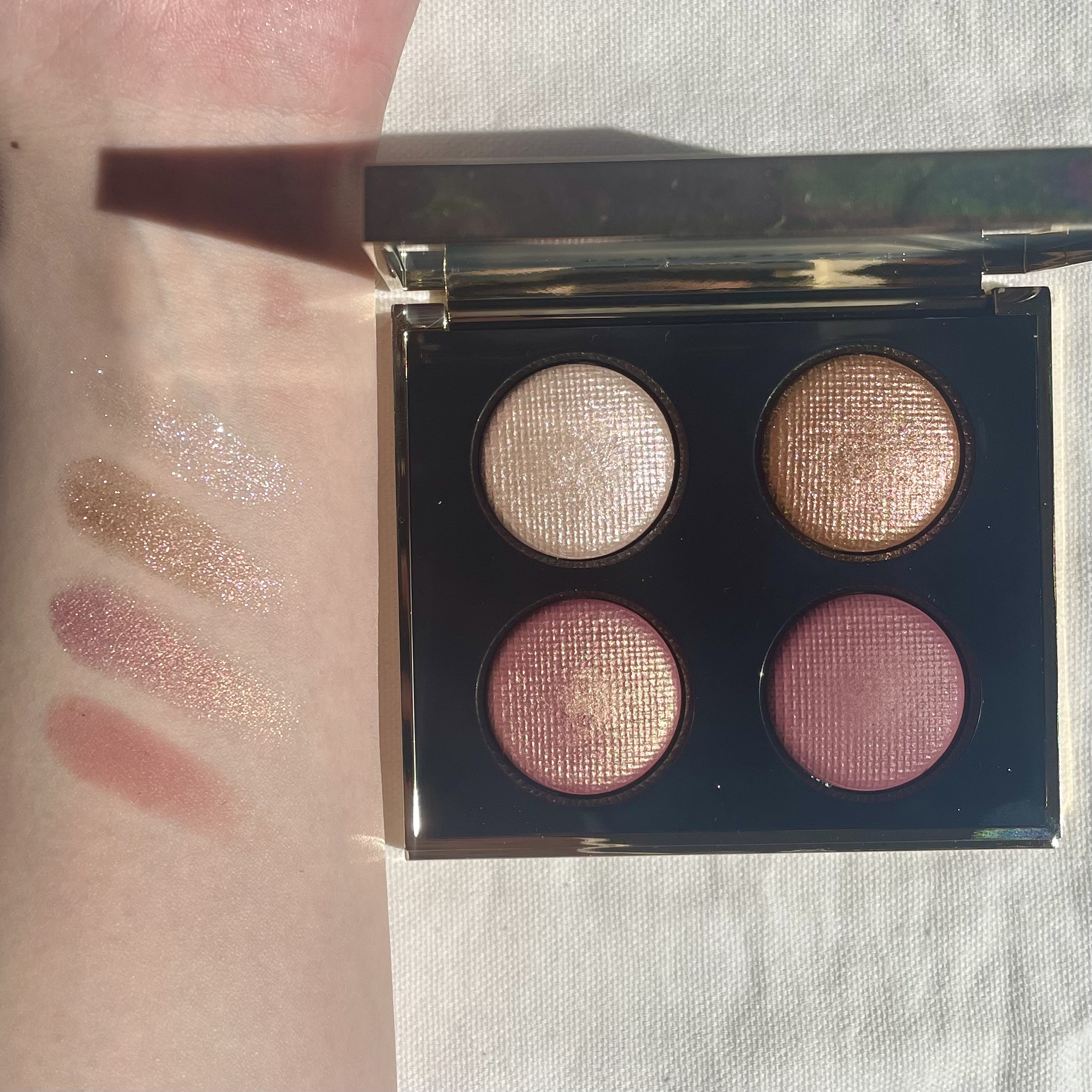 リュクス アイシャドウ クォード グロウ ウィズ ラブ コレクション/BOBBI BROWN/アイシャドウパレットの人気ショート動画