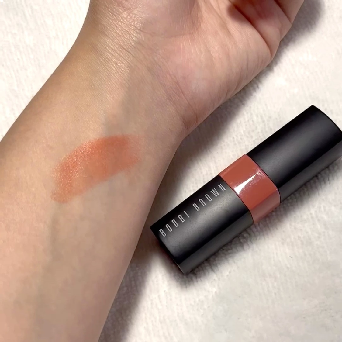 クラッシュド リップ カラー/BOBBI BROWN/口紅の動画クチコミ1つ目