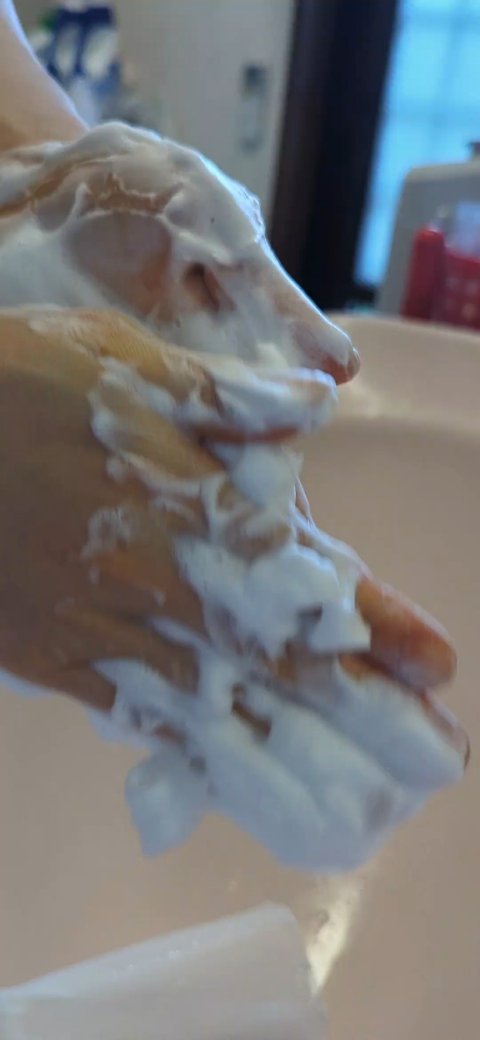 ステムリッチウォッシングクリーム/リスタ/洗顔フォームの動画クチコミ1つ目