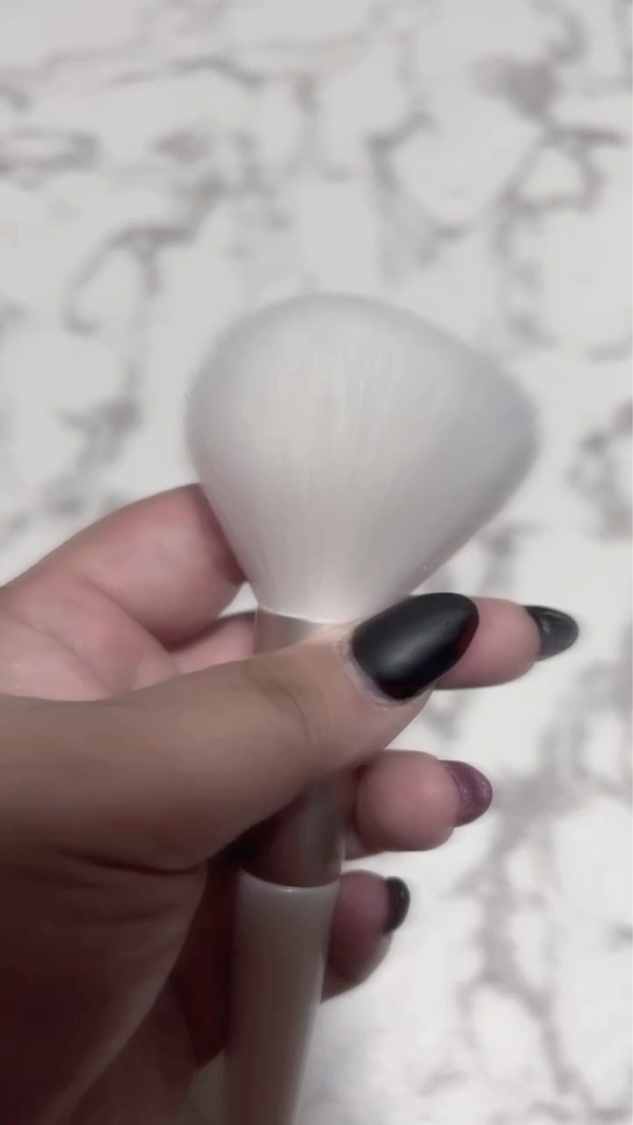 ごくふわっ ミッキーブラシ/DAISO/メイクブラシを使ったクチコミ（2枚目）