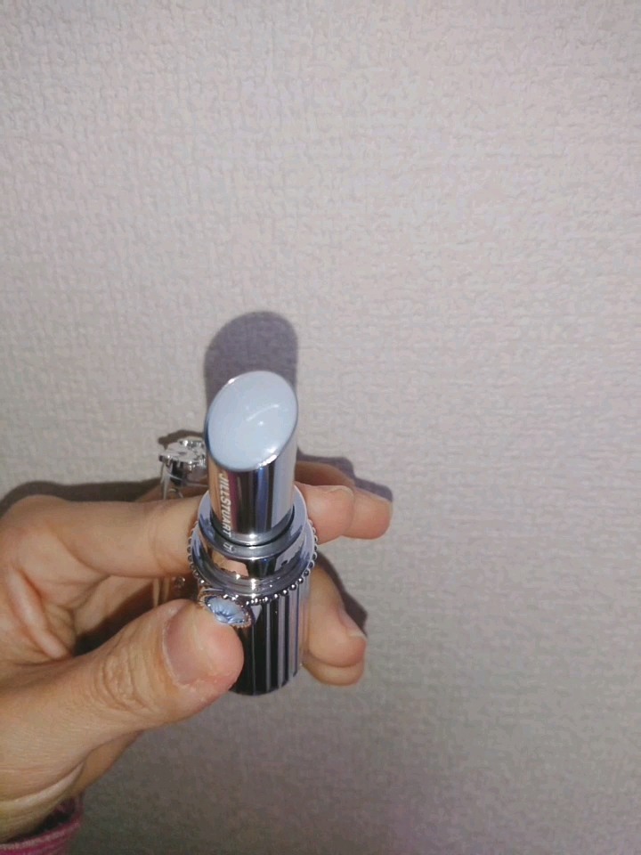 サムシングピュアブルー シマリング リップエッセンス/JILL STUART/リップケアを使ったクチコミ（2枚目）