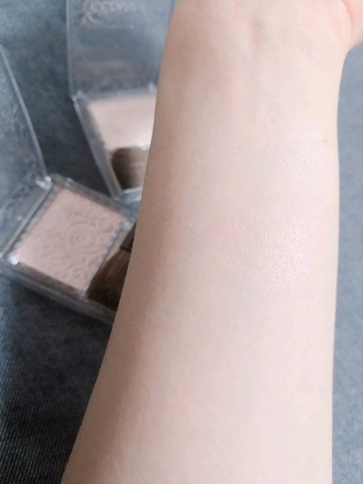 パールグロウハイライト/CEZANNE/パウダーハイライトを使ったクチコミ（2枚目）