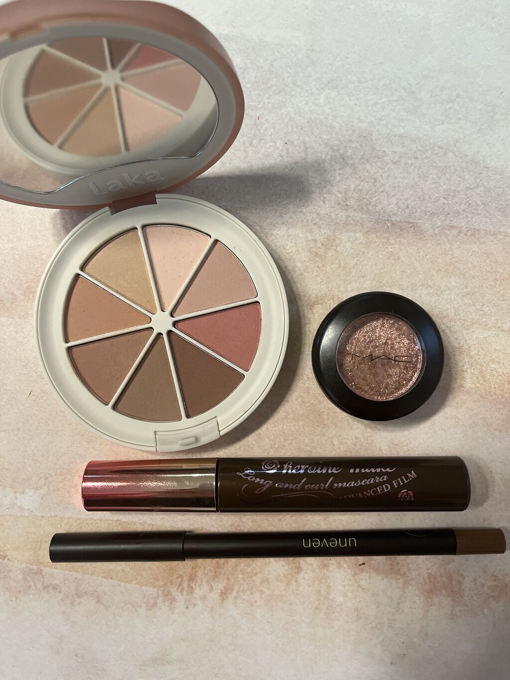 カラーリングソフトアイライナー/uneven/ペンシルアイライナーの人気ショート動画