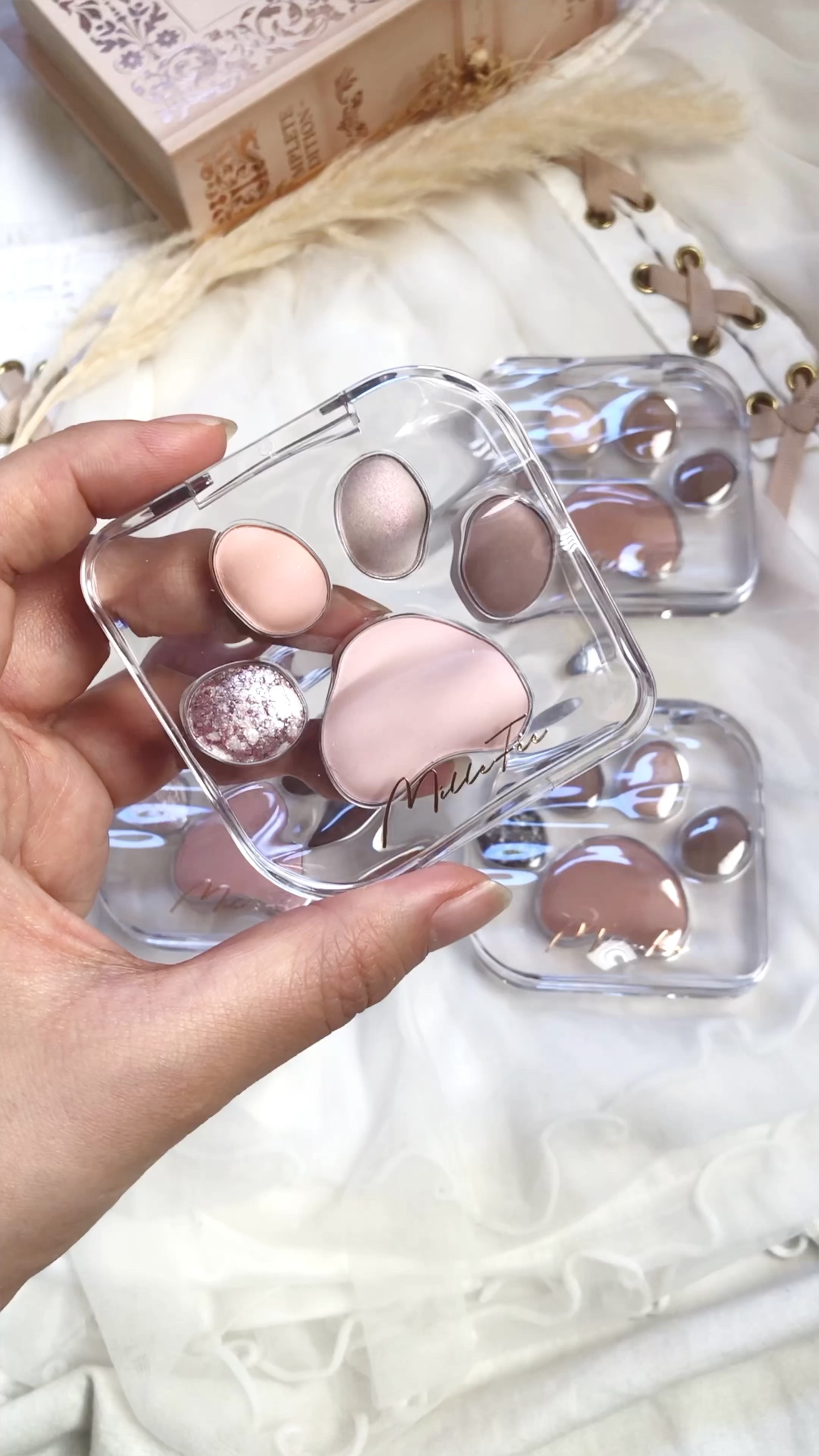 ミャオパウズアイシャドウパレット/MilleFée/アイシャドウパレットの人気ショート動画