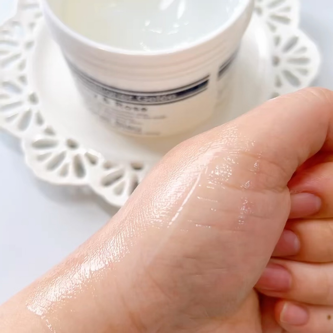 スキンコンディショナージュレ/Corail Bleu/フェイスクリームの動画クチコミ2つ目