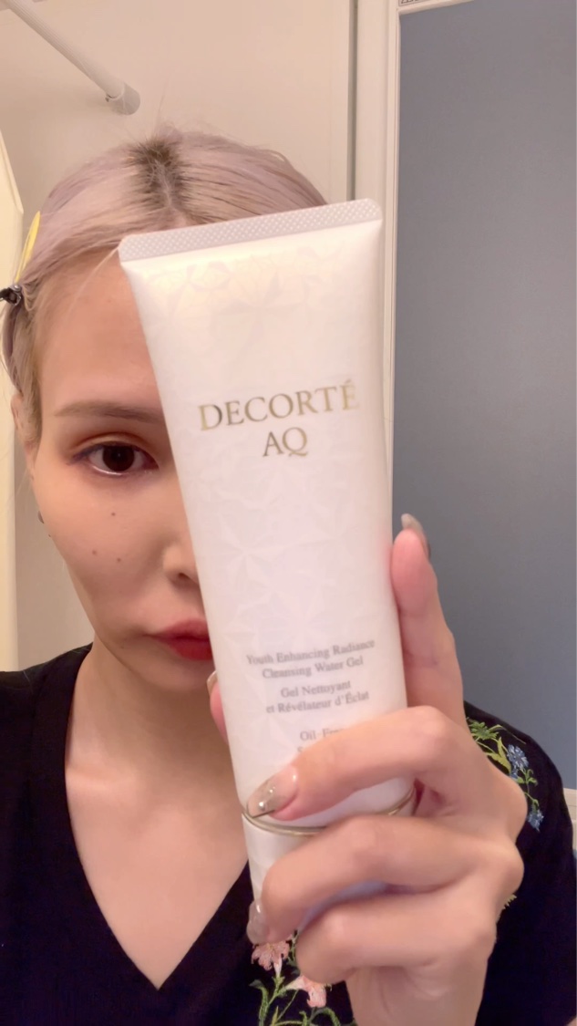 AQ ラディアンス ウォータリー ジェル クレンジング/DECORTÉ/クレンジングジェルの動画クチコミ2つ目