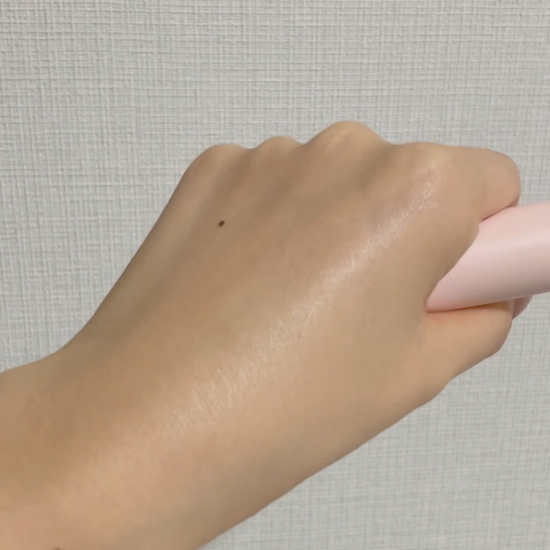 Kirei&co. グロウスティックハイライトのクチコミ「kirei&co.

これもプチプラハイライト
ナチュラルに濡れ感艶感出してくれる
優秀すぎん.....」（2枚目）