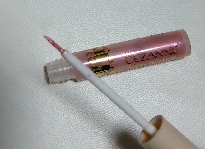 CEZANNE グロウリキッドライナーのクチコミ「色々な使い方が出来て、大変重宝しています✨

大人でも浮かない極小ラメが綺麗です
(*ﾉｪﾉ).....」（3枚目）