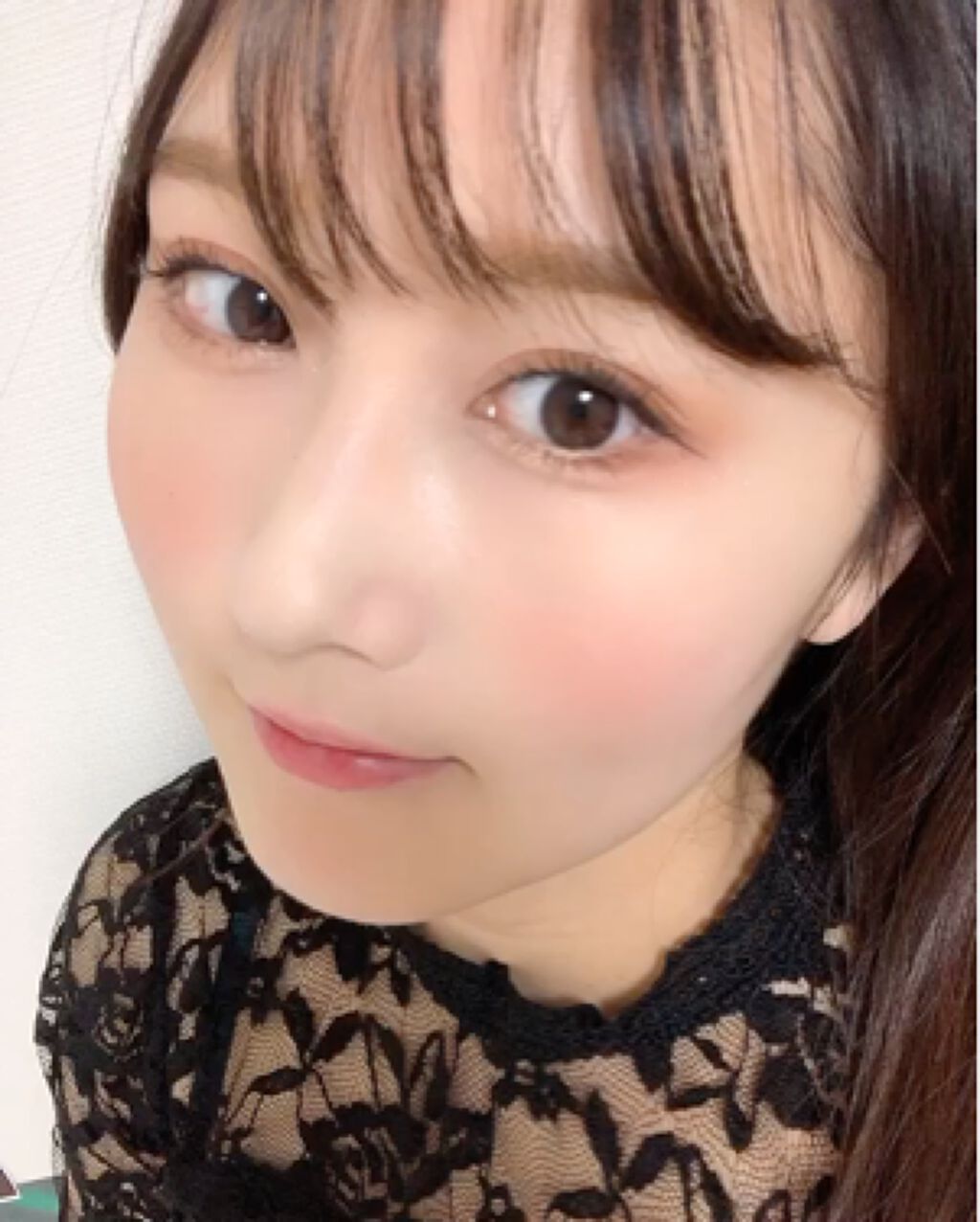 

Instagramに投稿してたclioのアイシャドウ。
03coral talk💐

↑のアイシャドウを黒目の下に使いました🥰
粘膜にアイシャドウをのせるときはチップを使ってます。（ラメが目に入らないように気をつけてください、、、)