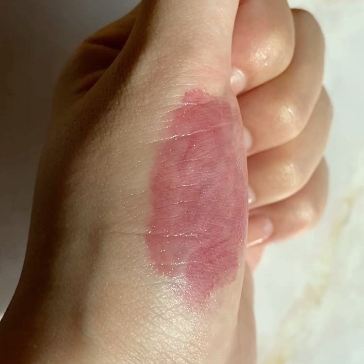 KANEBO カネボウ ルージュスクラブメルティングのクチコミ「KANEBOさまからいただきました🩷

メイクの力ってすごい！唇の美しさが引き立つ新作リップ💄.....」（3枚目）