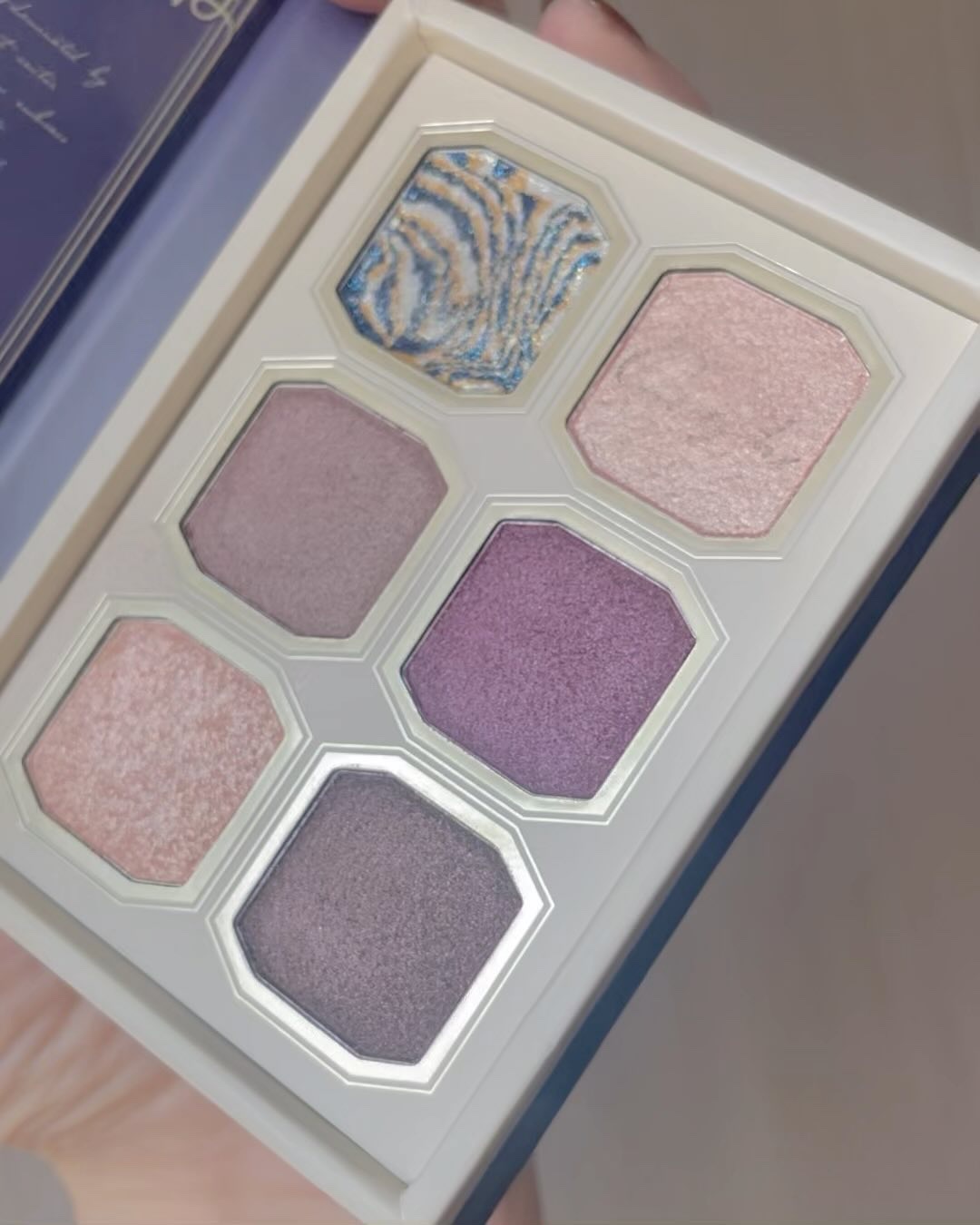 レディートゥーウェアウォーターリップスティック/BBIA/口紅の動画クチコミ2つ目