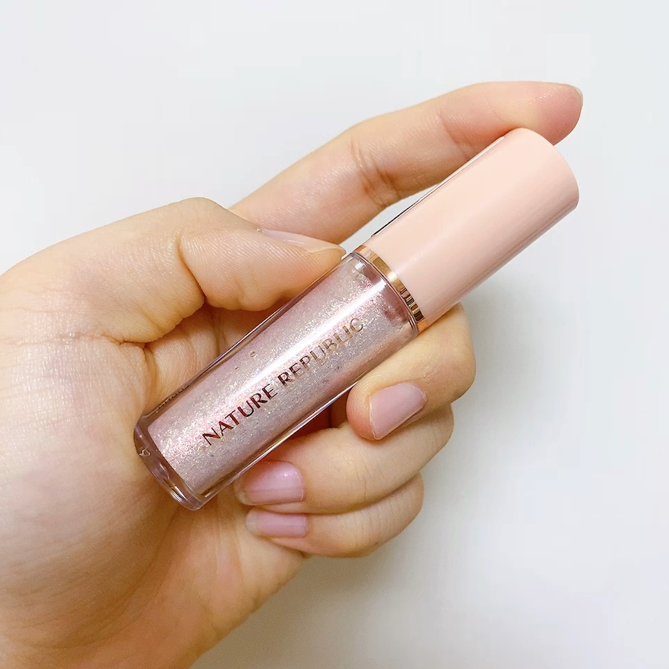 カラーブロッサムフェアリーティンクルグリッター/ネイチャーリパブリック/グリッターを使ったクチコミ（1枚目）