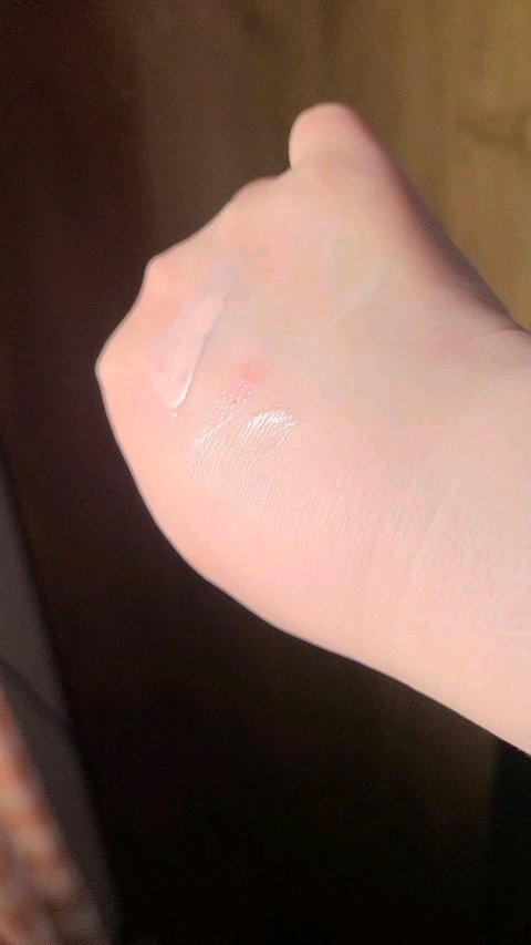 ウォータフルトーンアップサンクリーム/ダルバ/日焼け止めクリームを使ったクチコミ（3枚目）