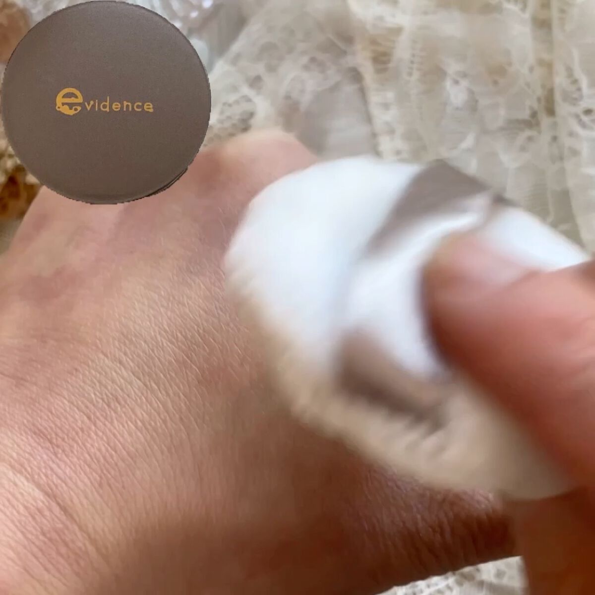 CACコンディショニング ルースパウダー 薄絹/CAC/ルースパウダーの動画クチコミ1つ目