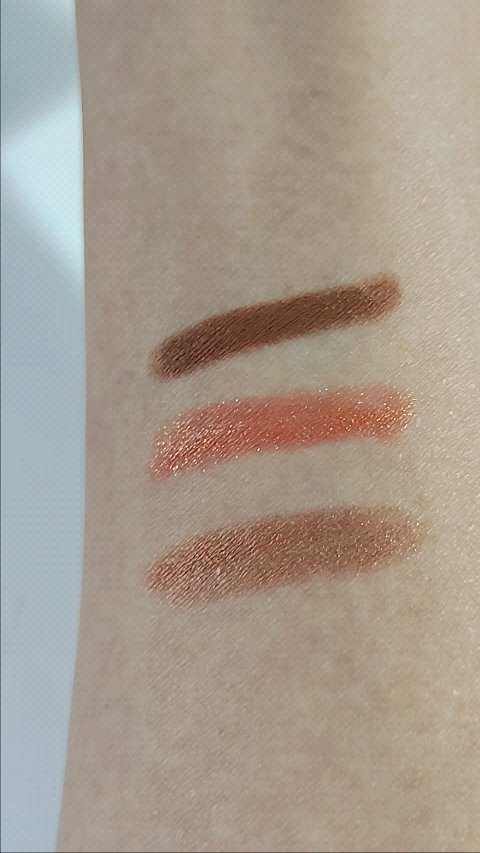 スティロ オンブル エ コントゥール/CHANEL/スティックアイシャドウの動画クチコミ1つ目