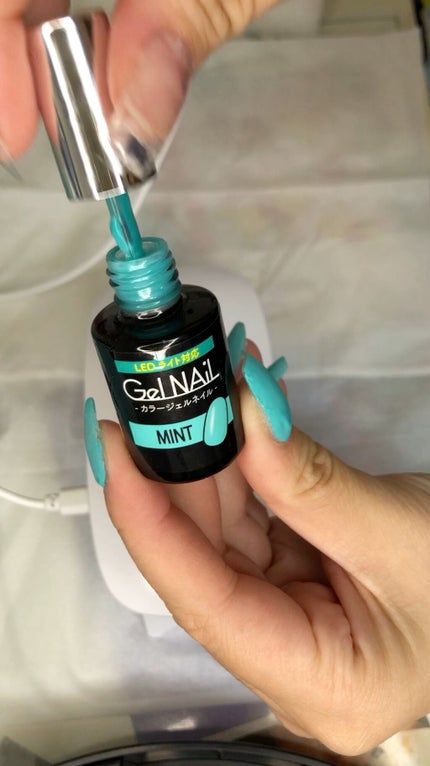 ジェルネイル(ライト対応)/セリア/ジェルネイルの人気ショート動画