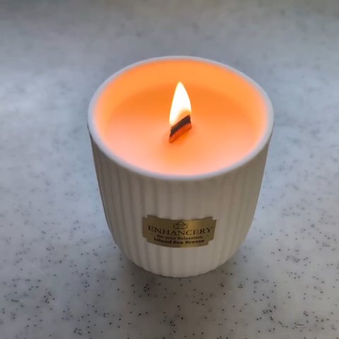 ウッドウィックアロマキャンドル/ENHANCERY/アロマキャンドルの動画クチコミ1つ目