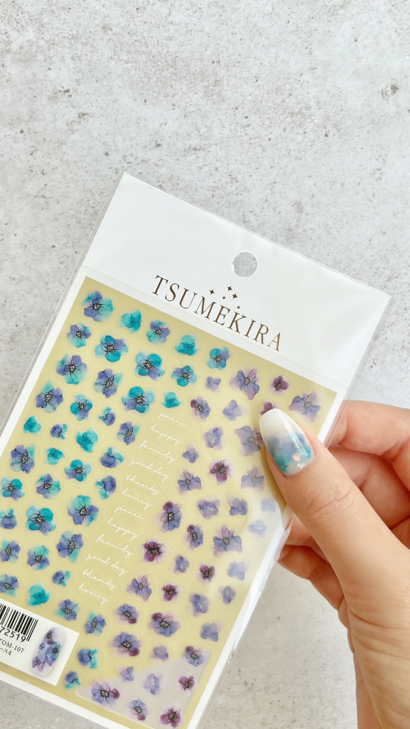 ネイルシールは
カラーの下に仕込むのも可愛いよ✨️

••┈┈┈┈••

TSUMEKIRA

【NN-TOM-107】
TOMOMIプロデュース4 Layer flower 2

••┈┈┈┈••

#tsumekira
#ツメキラ 
#