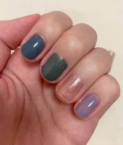 カラフルネイルズ/キャンメイク/マニキュアの人気ショート動画