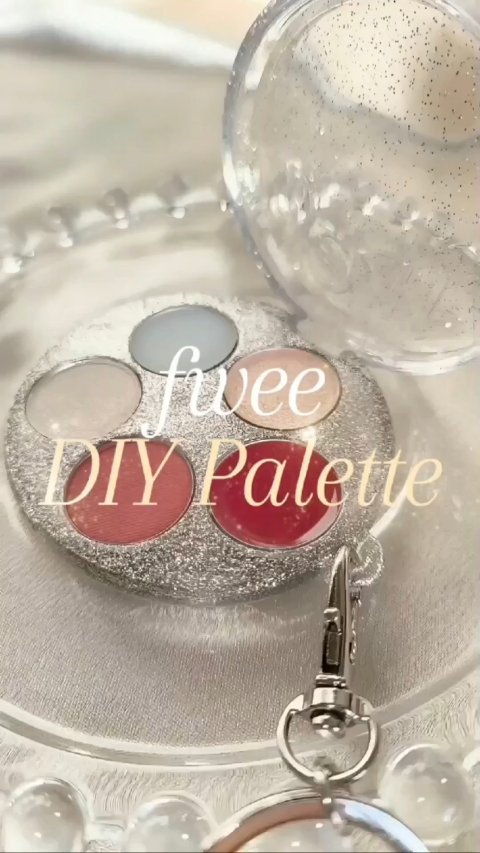 fwee公式アンバサダー4期の卒業プレゼントで頂きました🎁✨🎀💖

とっても可愛いDIY Palette💖✨🪽

ブランド様からのお心遣いが
嬉しい…✨🎁

残念ながら、fwee公式アンバサダー5期はご縁がなかったので、しばらく