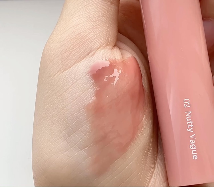 グラスティングカラーグロス/rom&nd/リップグロスを使ったクチコミ（3枚目）