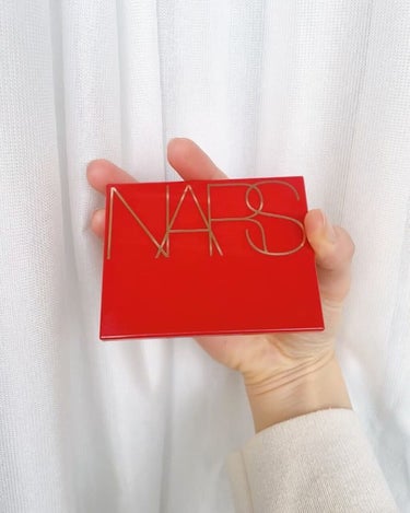 ライトリフレクティングセッティングパウダー　プレスト　N 00359(限定パッケージ)/NARS/プレストパウダーを使ったクチコミ（2枚目）