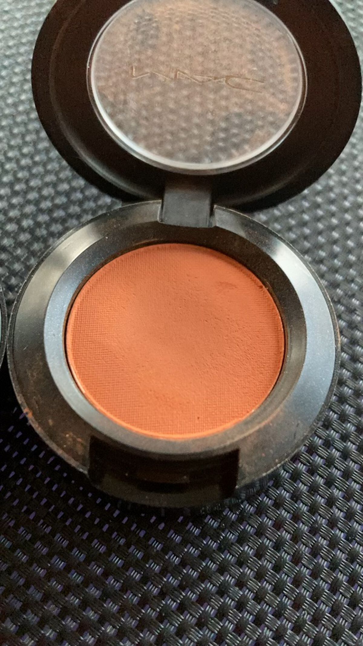 スモール アイシャドウ/M・A・C/単色アイシャドウの動画クチコミ4つ目