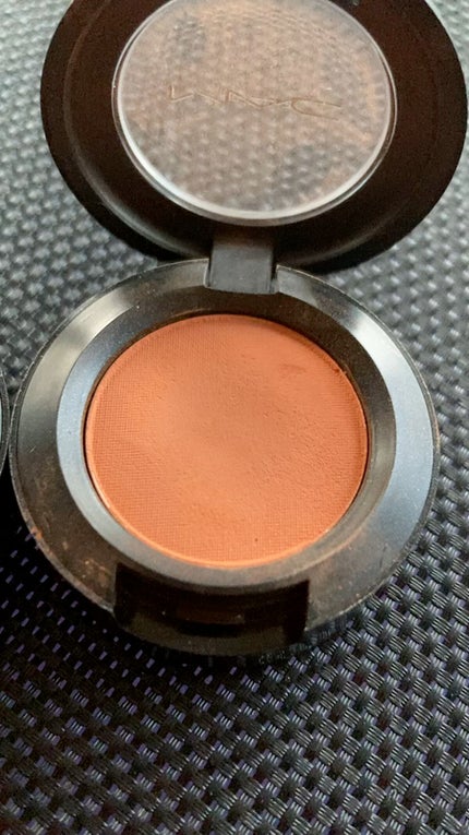 エクストラ ディメンション アイシャドウ/M・A・C/単色アイシャドウの人気ショート動画