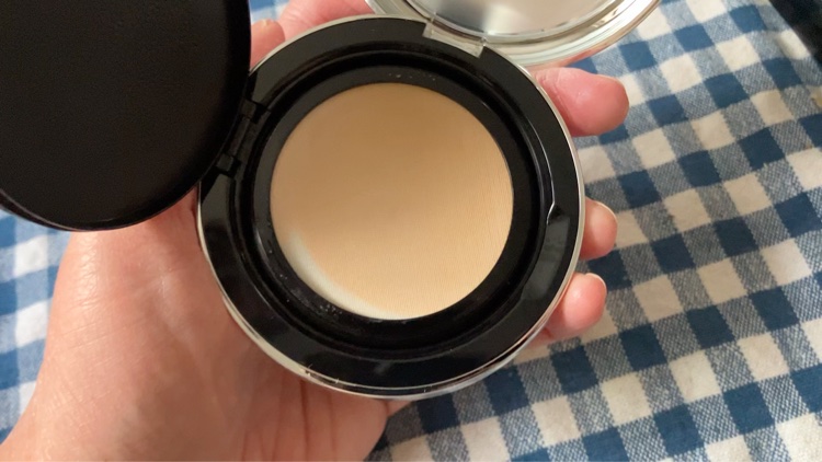 エッセンスコンシーリング UV クッションファンデーション/PERFECT DIARY/クッションファンデーションの動画クチコミ5つ目