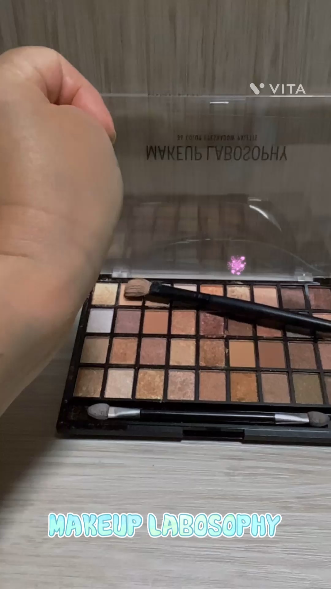 36 カラー アイシャドウ パレット/MAKEUP LABOSOPHY/アイシャドウパレットの動画クチコミ1つ目