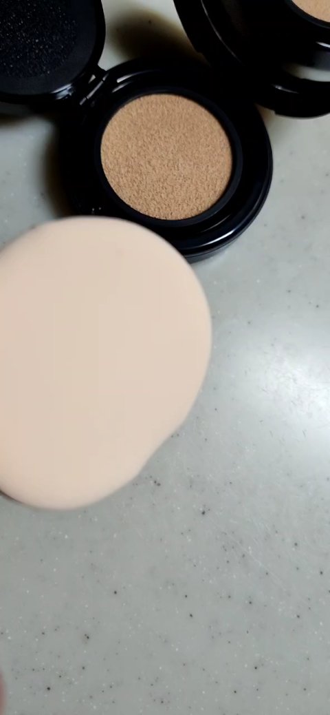 エッセンシャル スキン ヌーダー クッション/JUNG SAEM MOOL/クッションファンデーションを使ったクチコミ（2枚目）