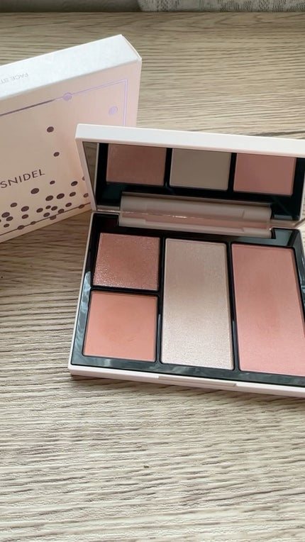 フェイス スタイリスト/SNIDEL BEAUTY/アイシャドウパレットの人気ショート動画