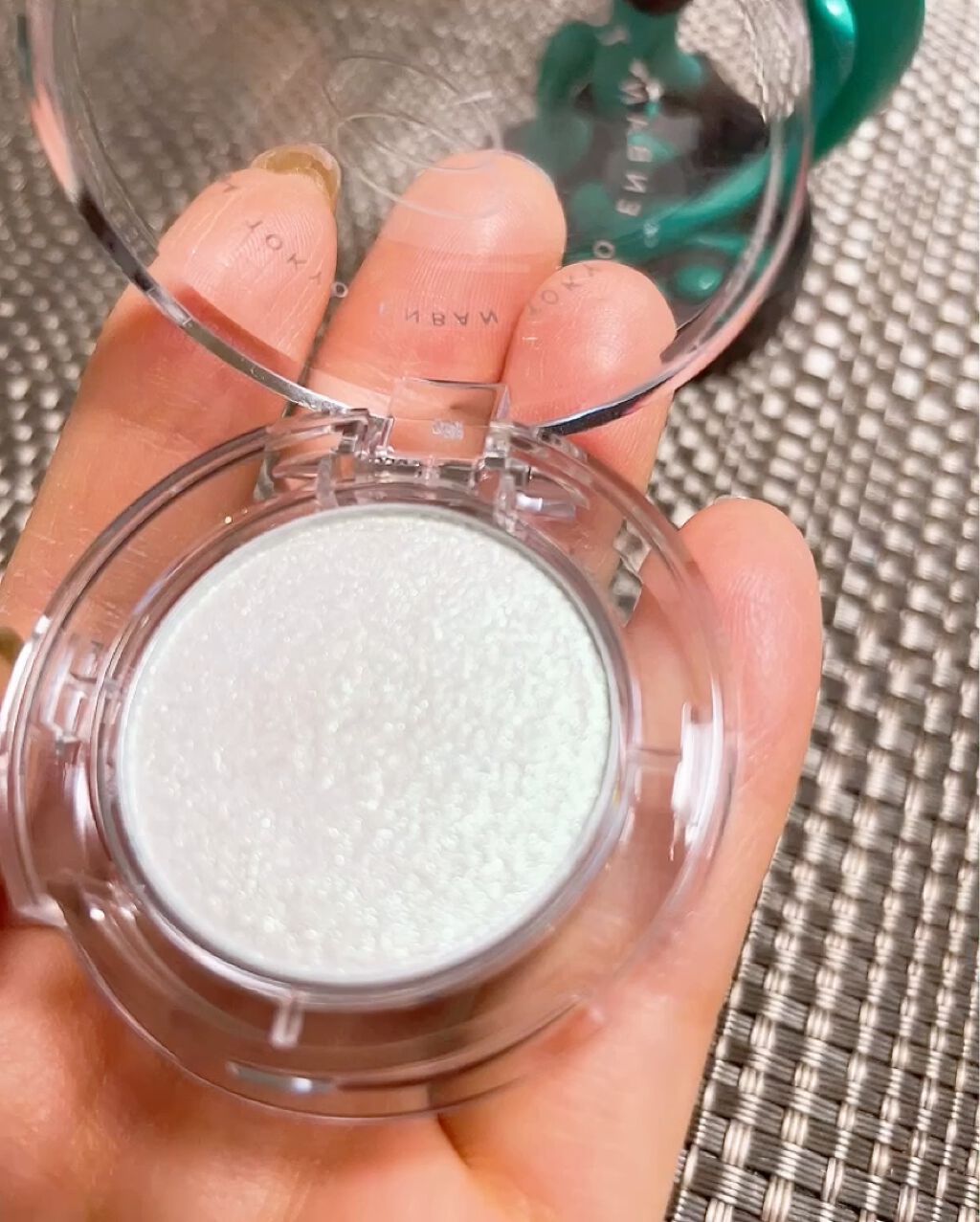 ウィンクティンクシャドウ/b idol/単色アイシャドウを使ったクチコミ（2枚目）