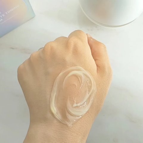 メラジュランナイアシン15トーニングセラム/MEDITHERAPY/美容液の動画クチコミ5つ目